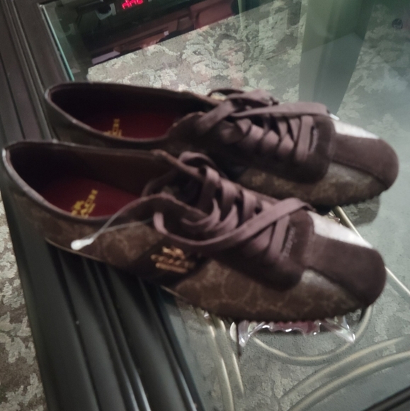 Women's sneakers - Picture 3 of 4